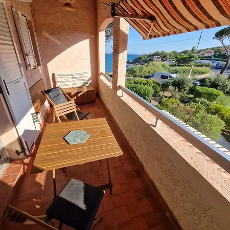 Le Miroir A דירה