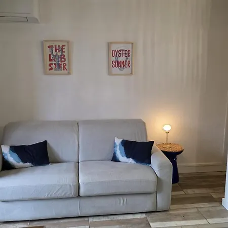 Le Miroir A סנט-אגף